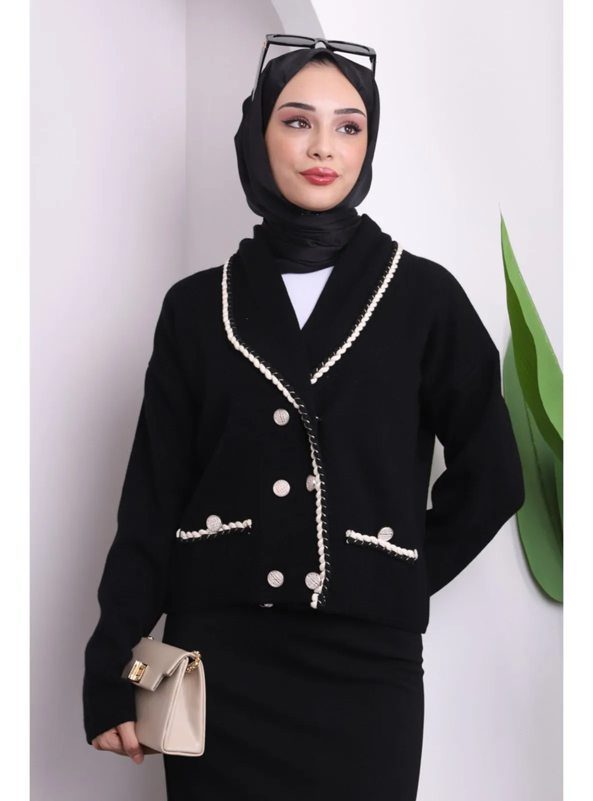 Black - Knit Cardigan